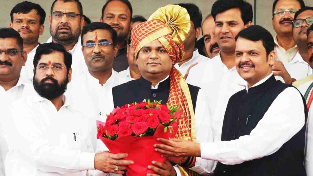 Assembly Speaker's support for unconstitutional government; The Thackeray-Nationalist Congress group made a serious allegation