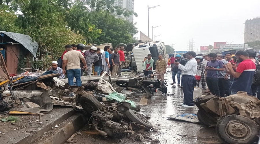 Terrible accident! The truck crushed four vehicles, killing one on the spot and seriously injuring three