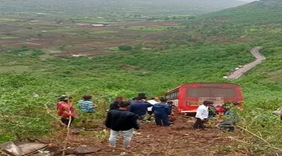 The session of the accident does not stop! In Nashik, a bus of devotees fell into the valley, another terrible accident on the Samriddhi highway