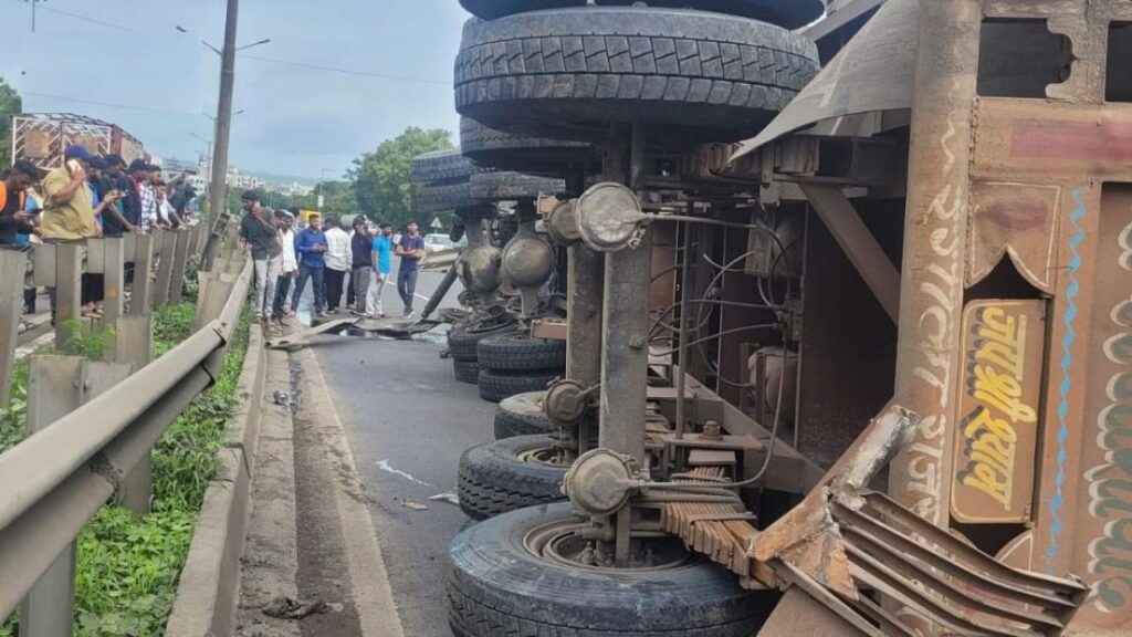 Terrible accident! A container overturned near Navale bridge in Pune