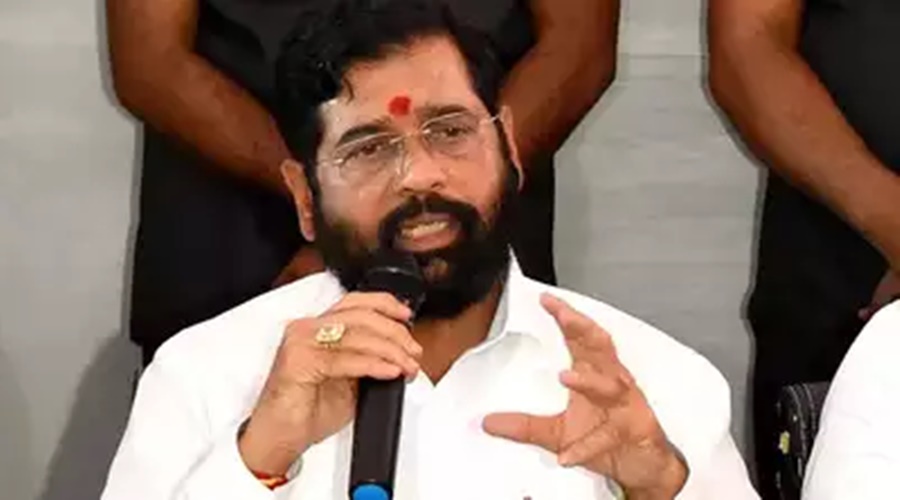 Eknath Shinde. Chief Minister Eknath Shinde's big announcement! 5 lakh aid to the relatives of the deceased in Samriddhi highway accident