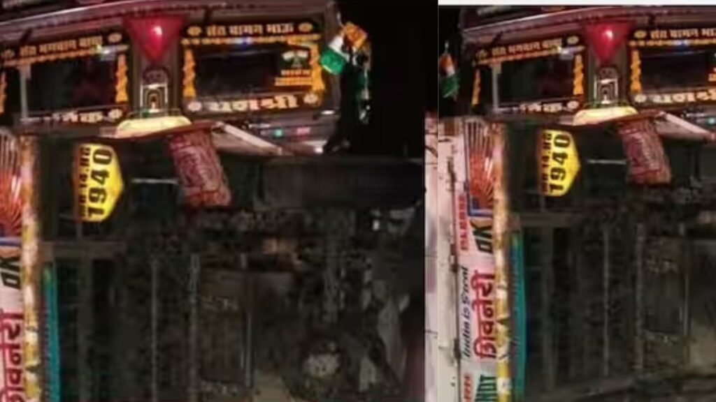 pick-up and rickshaw Accident in Ahmednagar Kalyan highway