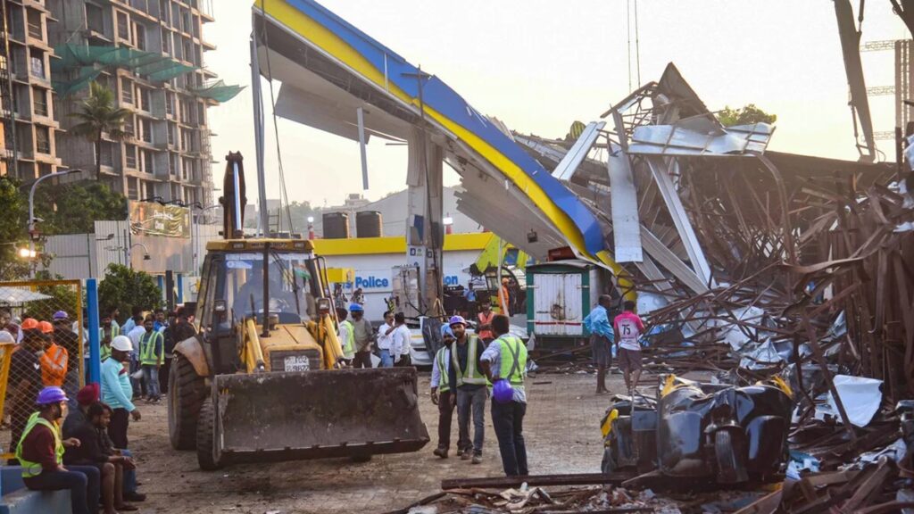 Mumbai hoarding collapse